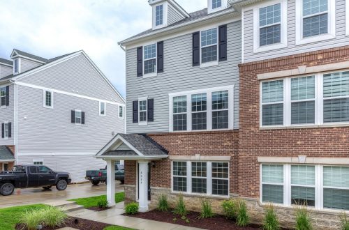 Lease This Fabulous Townhome in Clayton School District | 8024 Central Park Drive
