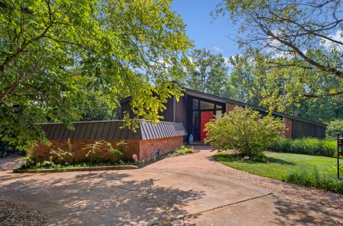 Sophisticated & Contemporary Home in Ladue | 10 Sumac Lane