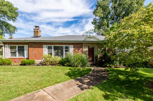 Updated 2 Bedroom Home in Popular Delprice | 8745 West Kingsbury Avenue